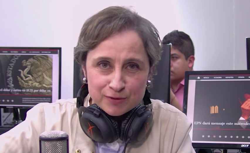 Aristegui con audifonos HyperX Cloud II